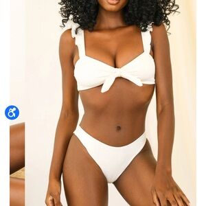 Dippin daisys bikini set in Dove (bottoms NWT)